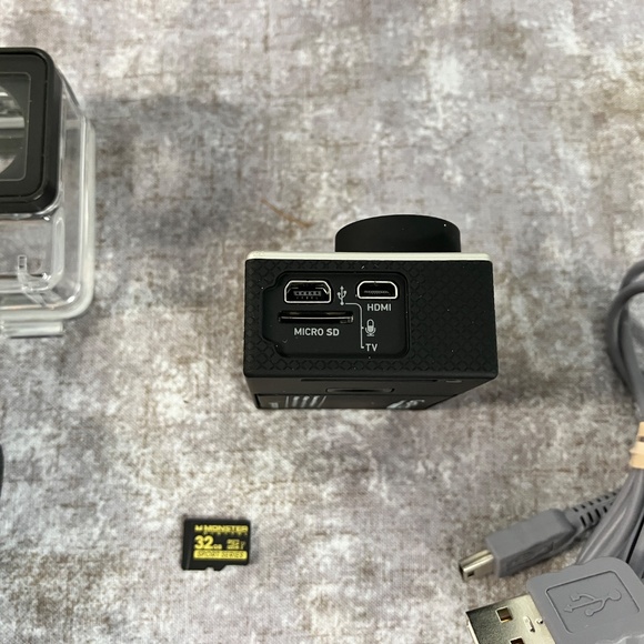 GoPro Hero 3+ Silver Action Camera Bundle WORKS - Picture 5 of 5